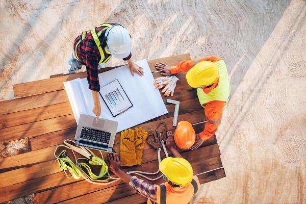 Professional Liability Insurance for Contractors: Why Hammer Clauses Matter