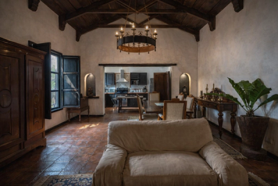 Colonial Residence in Antigua Guatemala — view 2