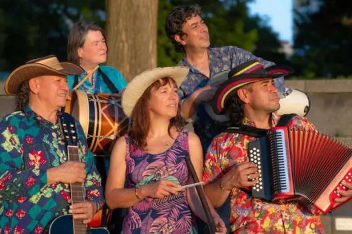 Title image for an event called '$Flor de Sauco aus Kolumbien mit Akkordeon, Gitarre, Caja und Vallenata und Guachaca'