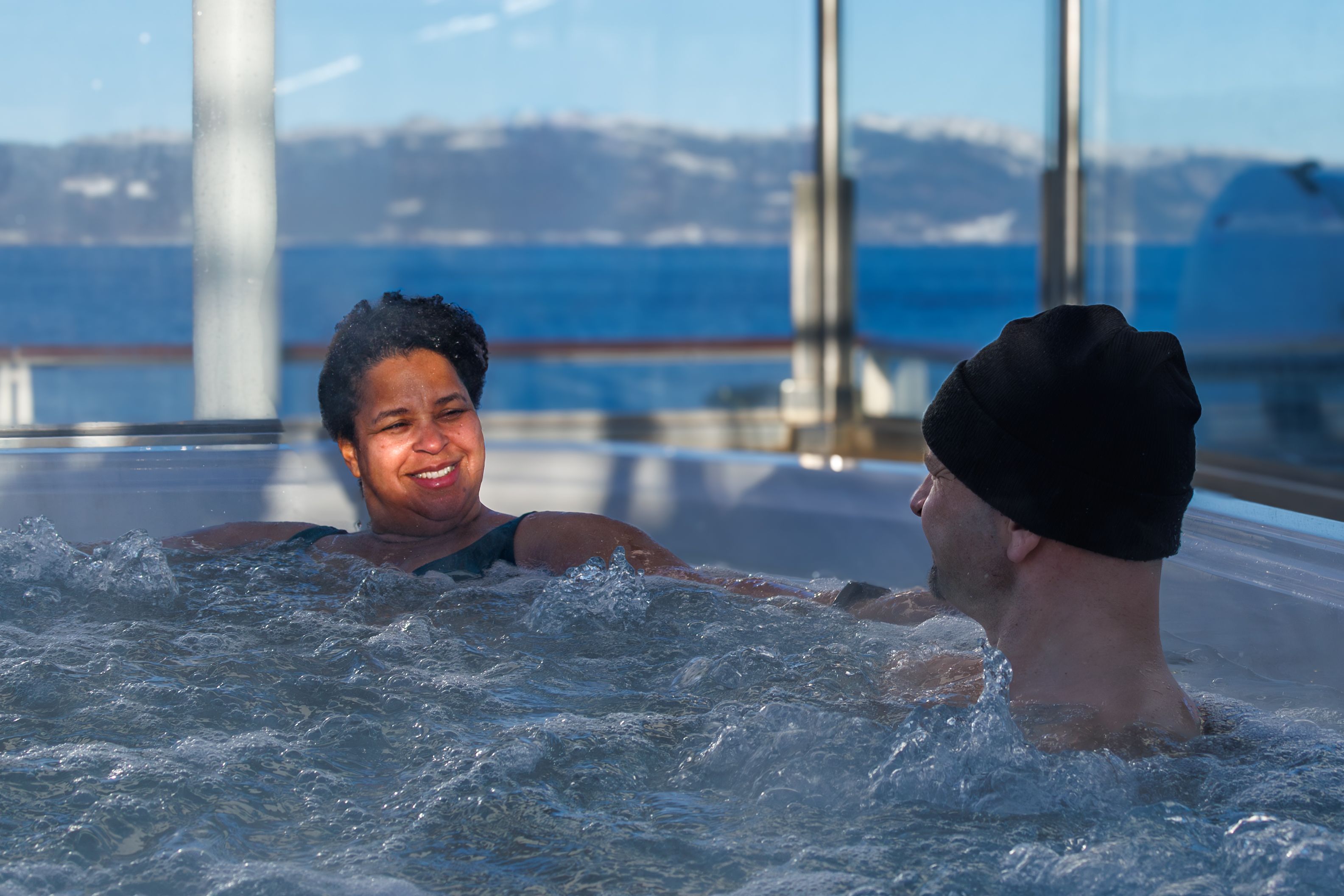 Gäste genießen den Whirlpool