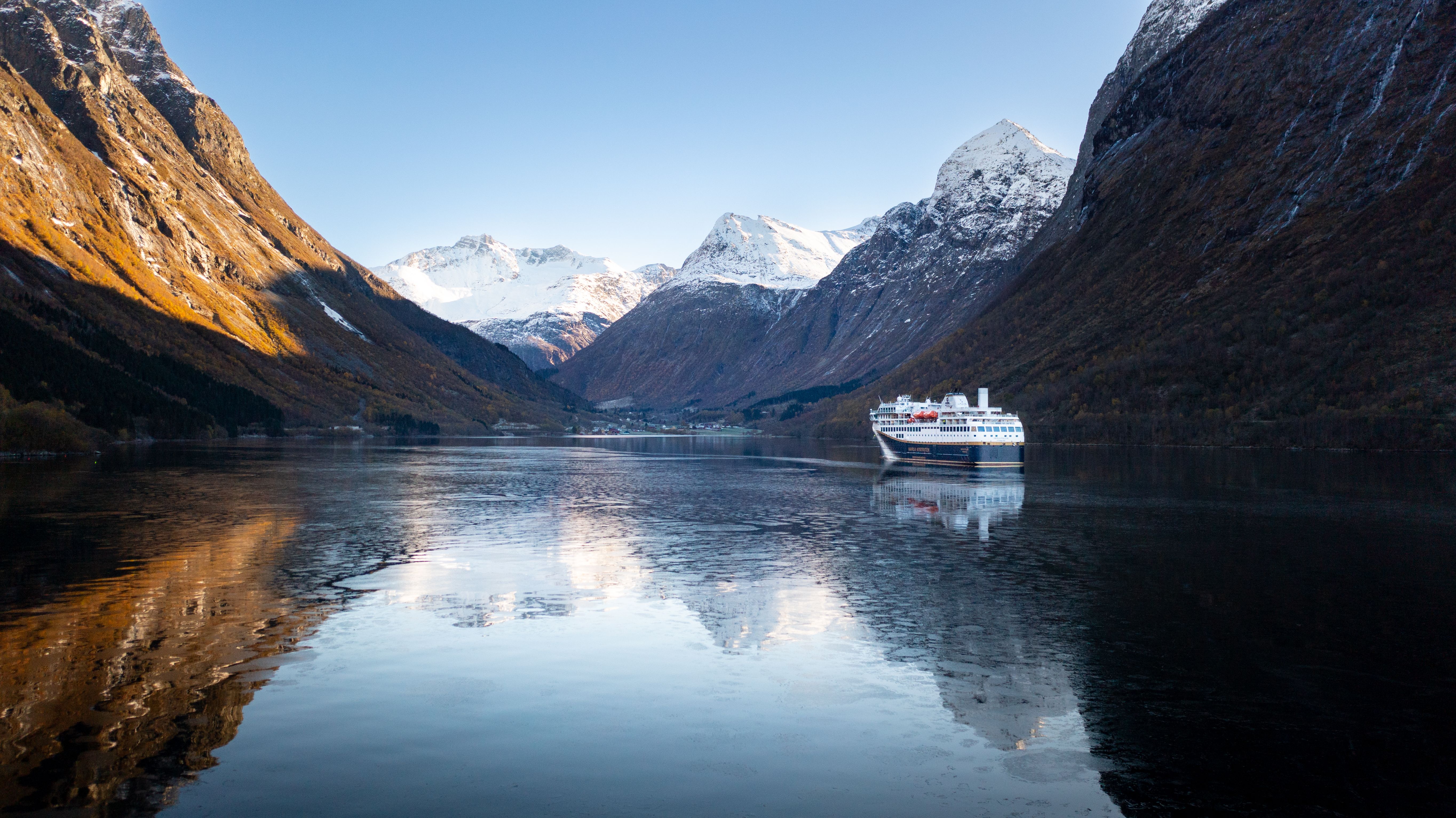 Vinterlandskap i Hjørundfjorden
