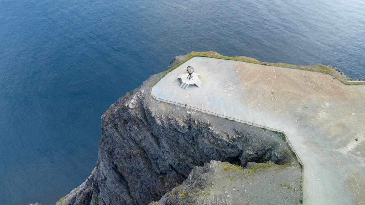Luftfoto med drone av Nordkapp-platået