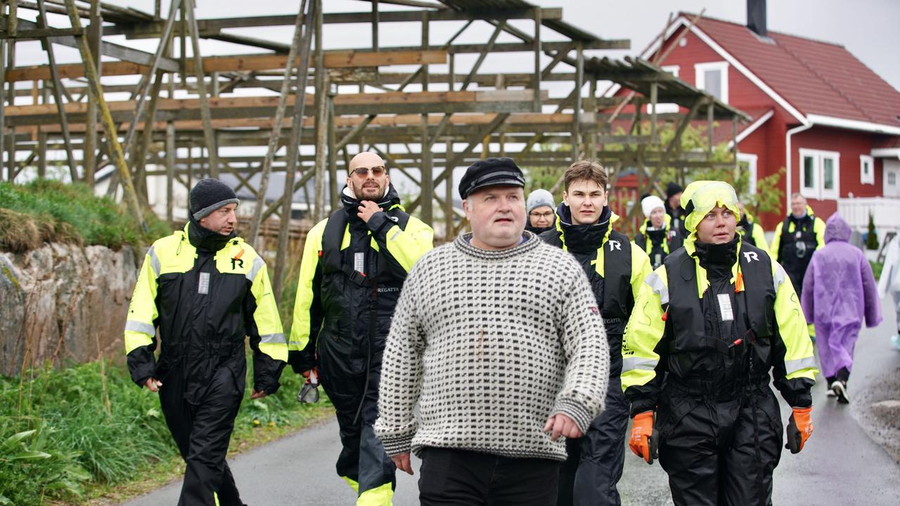 Geführter Rundgang durch Henningsvær, bei dem Sie die Geschichte, Kultur und Fischereitradition der Lofoten entdecken.