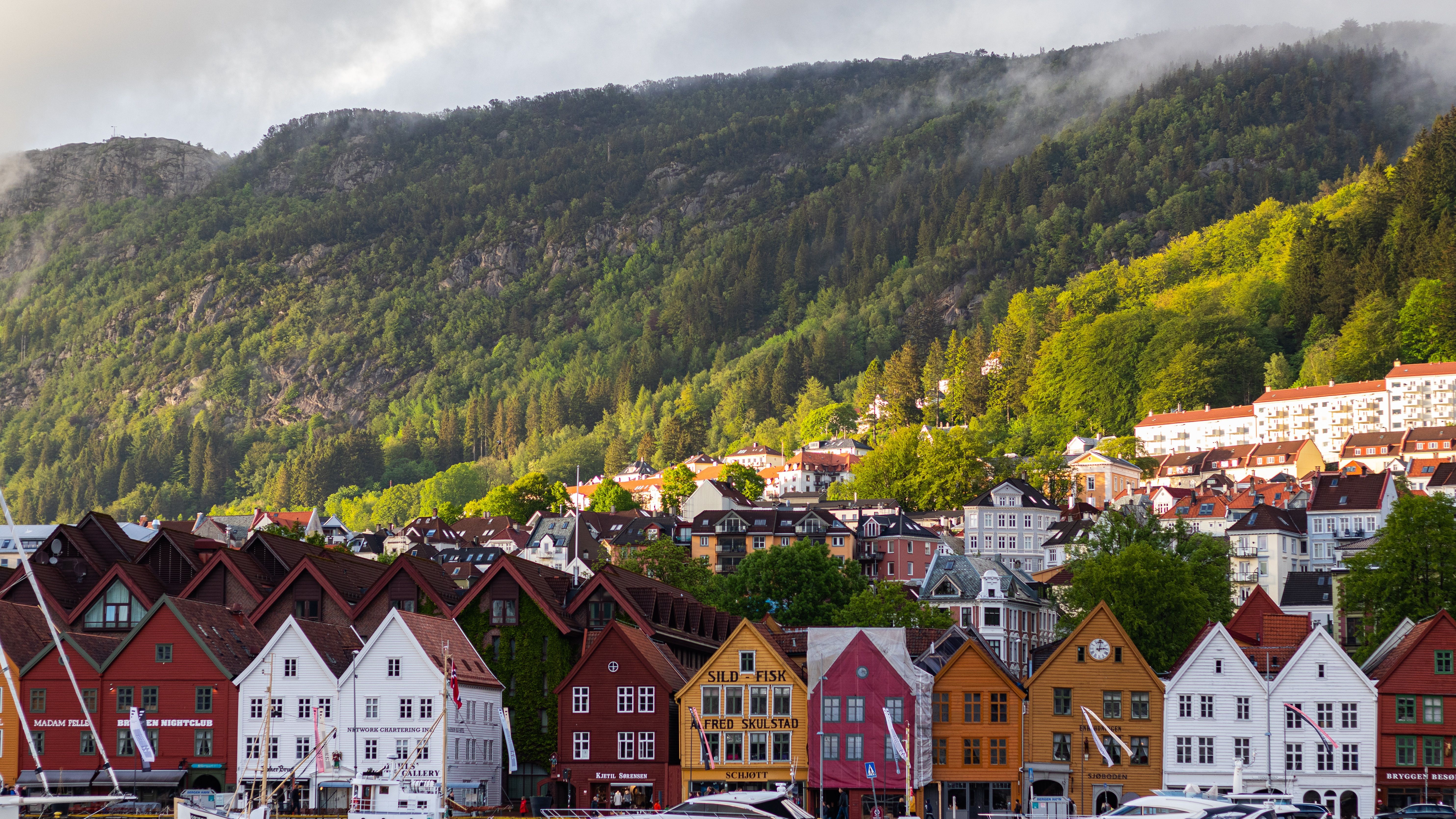 Havila-fartyg som avgår från Bergen, Norge