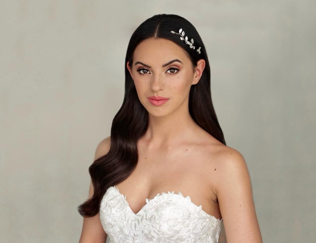 Timeless bridal look exuding a classic vibe, showcasing elegance and sophistication.