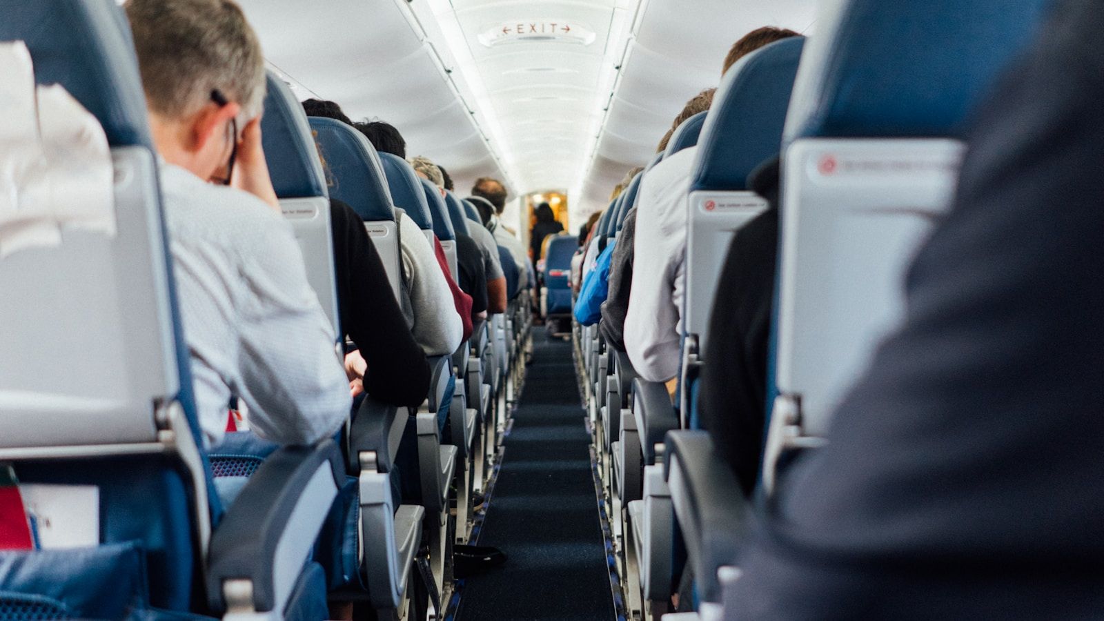 中華航空第一班全男空服員班機：一場公平排班造成的歷史巧合