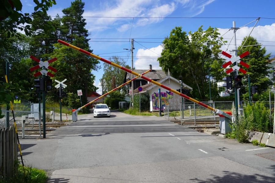 Å bestå teoriprøven handler ikke bare om å pugge svar, men om å forstå trafikken som helhet