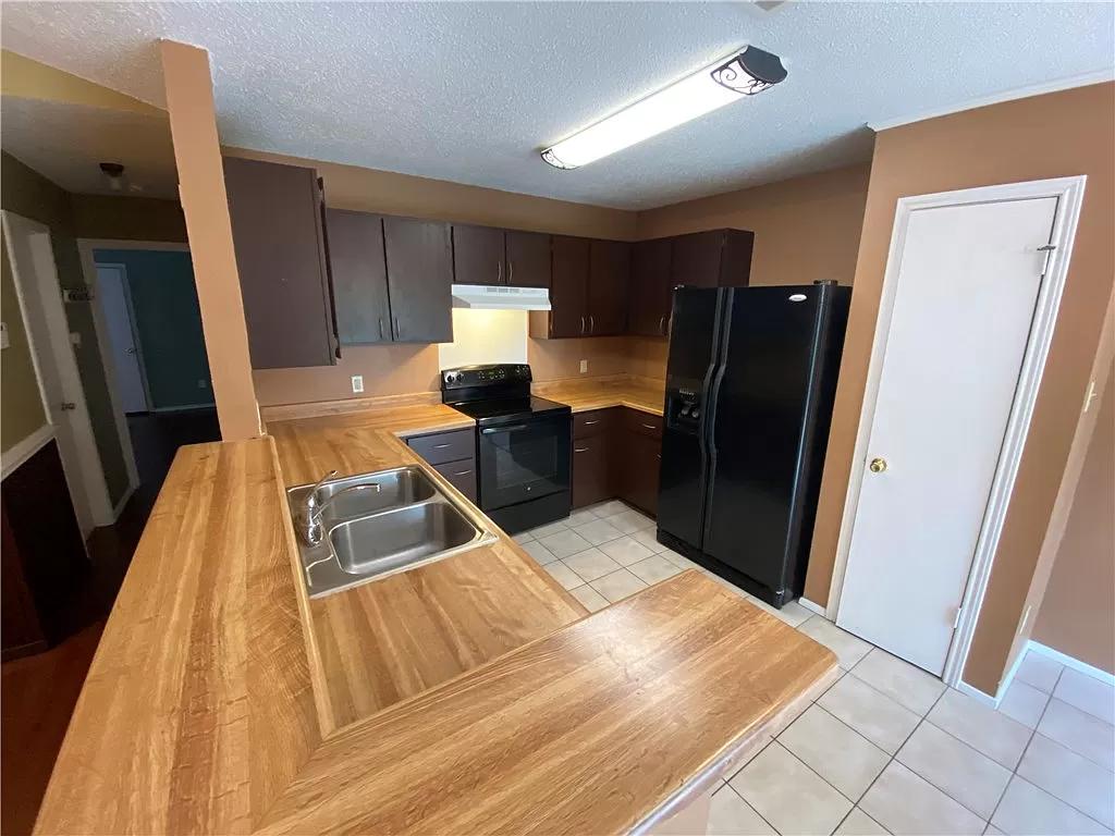 Kitchen before a remodel