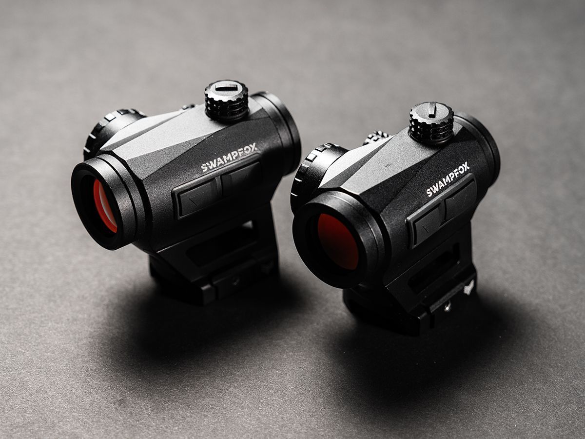 実物 SWAMPFOX LIBERATOR Ⅱ ドットサイト Swampfox Optics Launches Multi-Reticle Liberator II Dot Sight