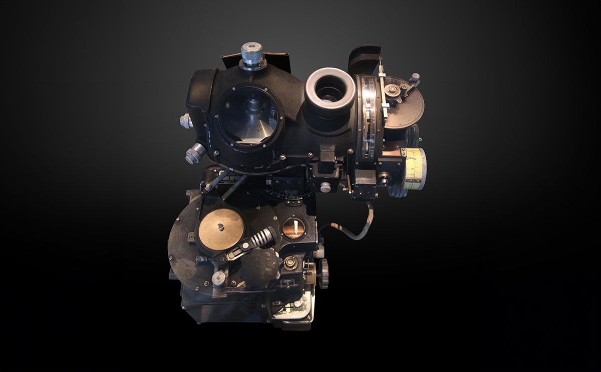 Norden Mk. XV bombsight: the electromechanical precision bombing device guarded with Manhattan Project-level secrecy