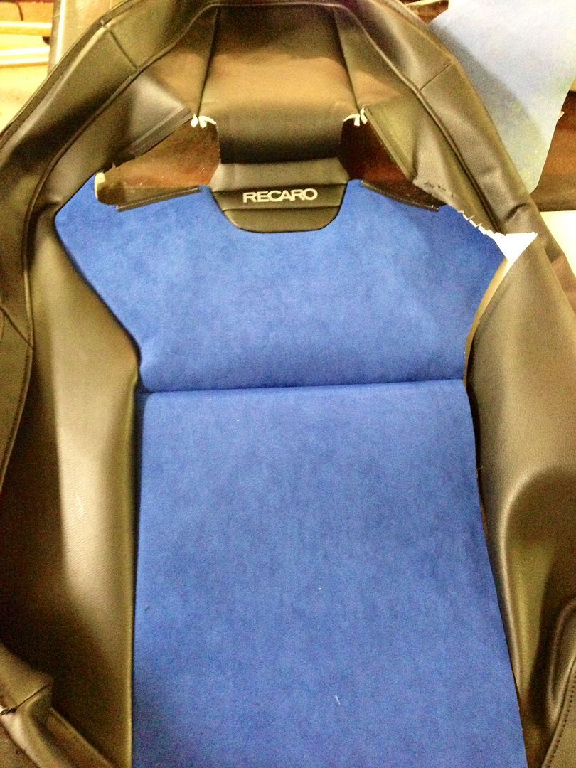 Seats and Alcantara trim (4)