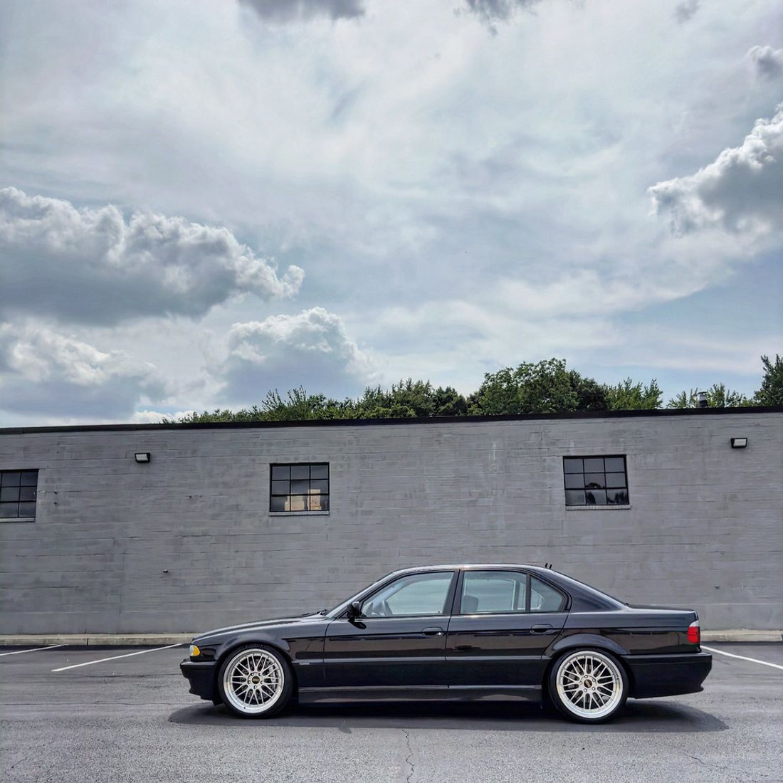 BMW E38 740i side profile