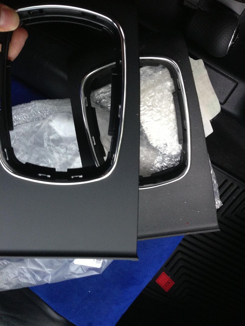 Door pulls and shifter surround (13)