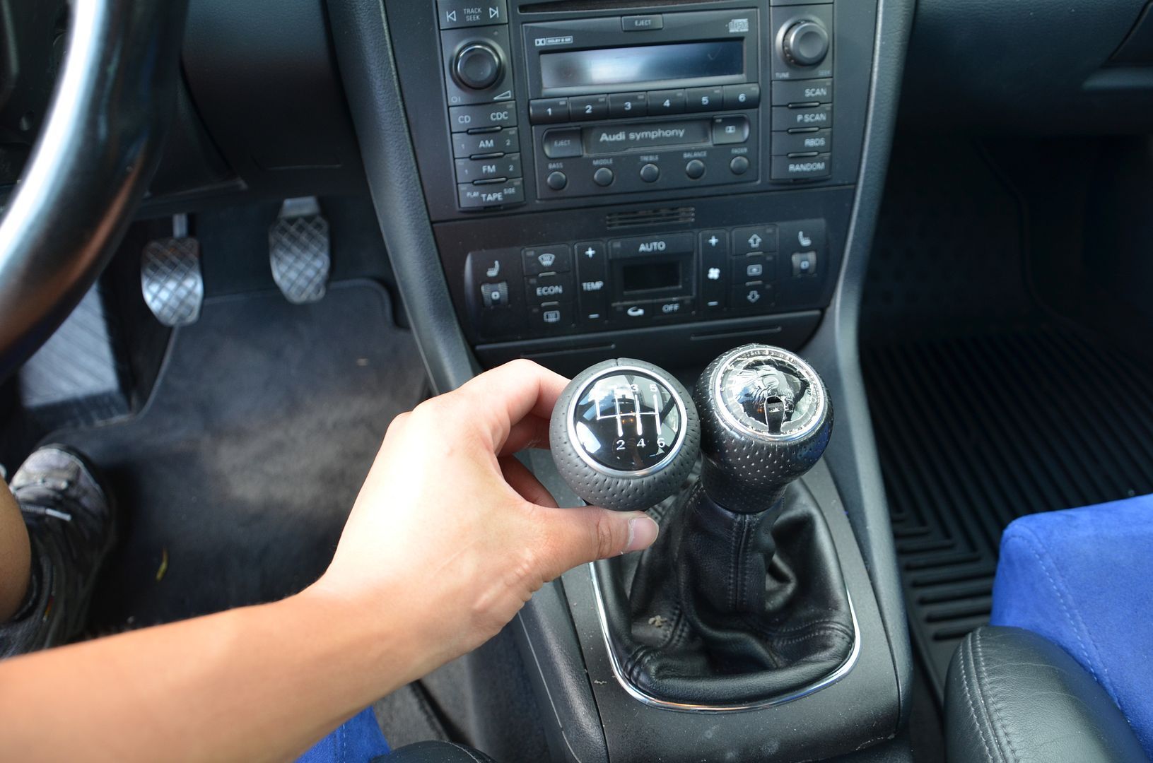Door pulls and shifter surround (6)