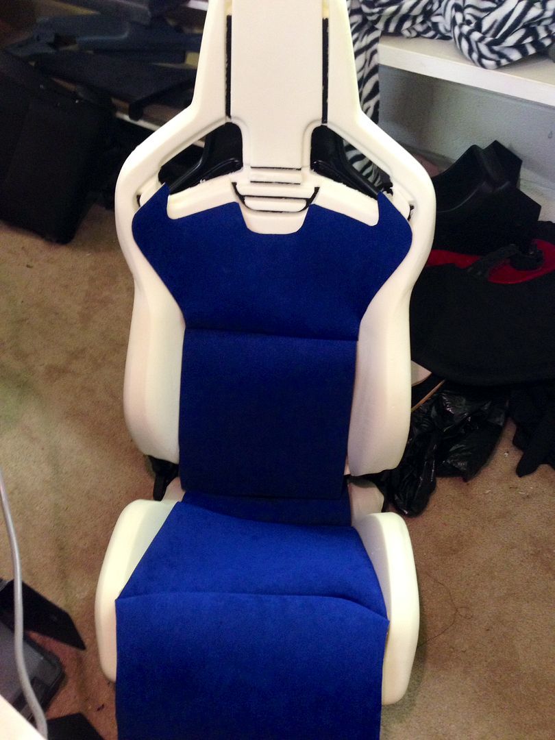 Seats and Alcantara trim (3)
