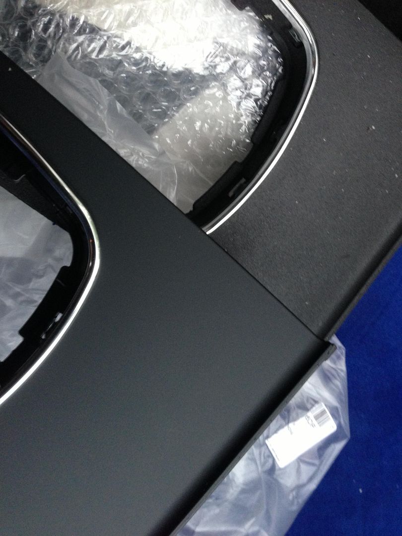 Door pulls and shifter surround (15)