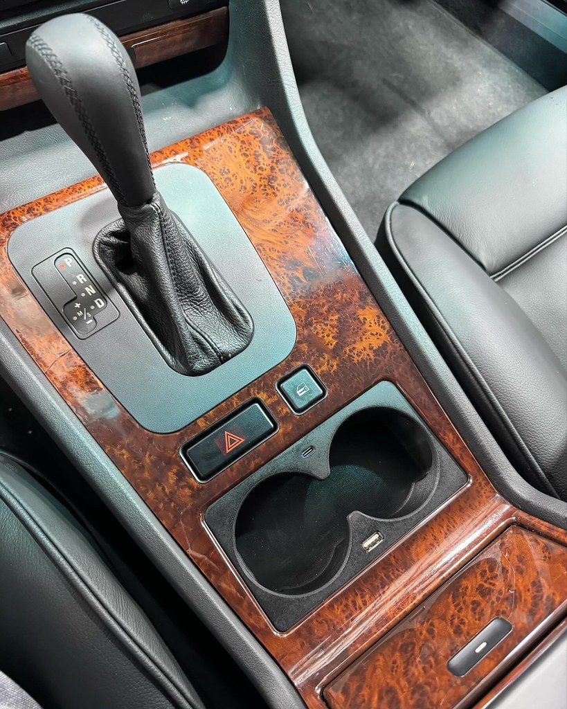 E38 · interior