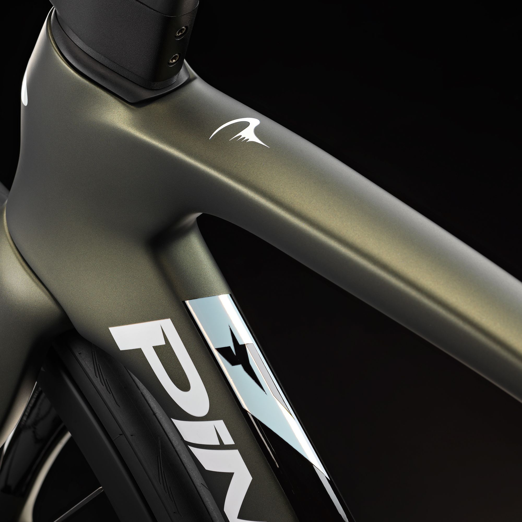 F5 105 Di2 Road Bike 2026