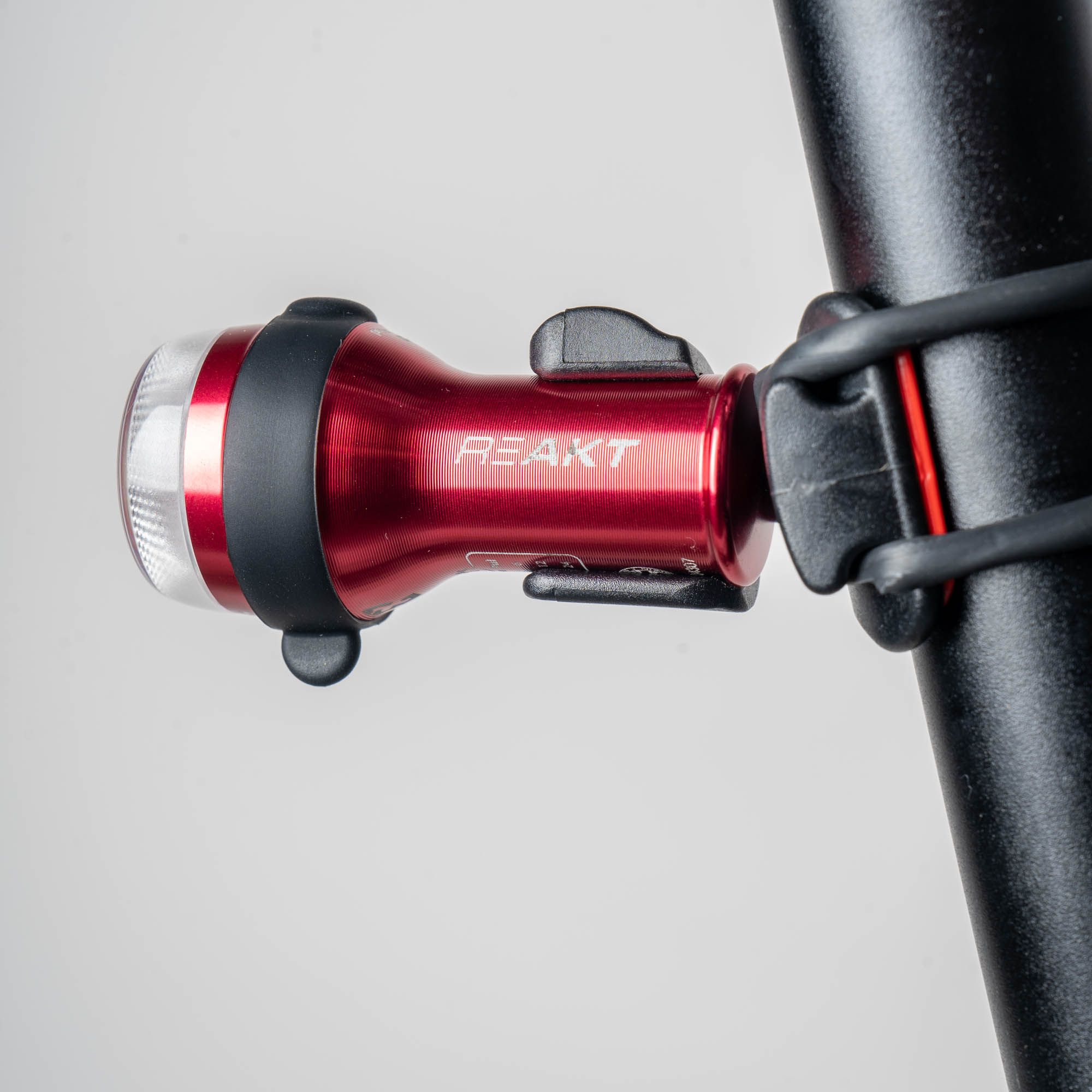 TraceR Rear Light with ReAKT and Peloton