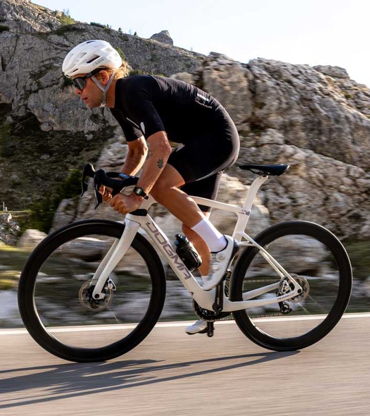 Pinarello Dogma X vs New Dogma X