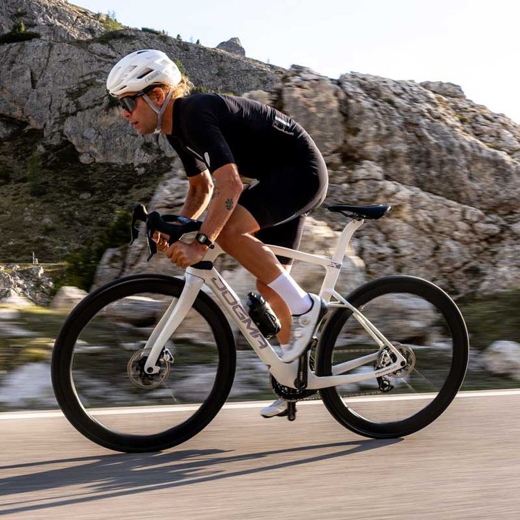 Pinarello Dogma X vs New Dogma X