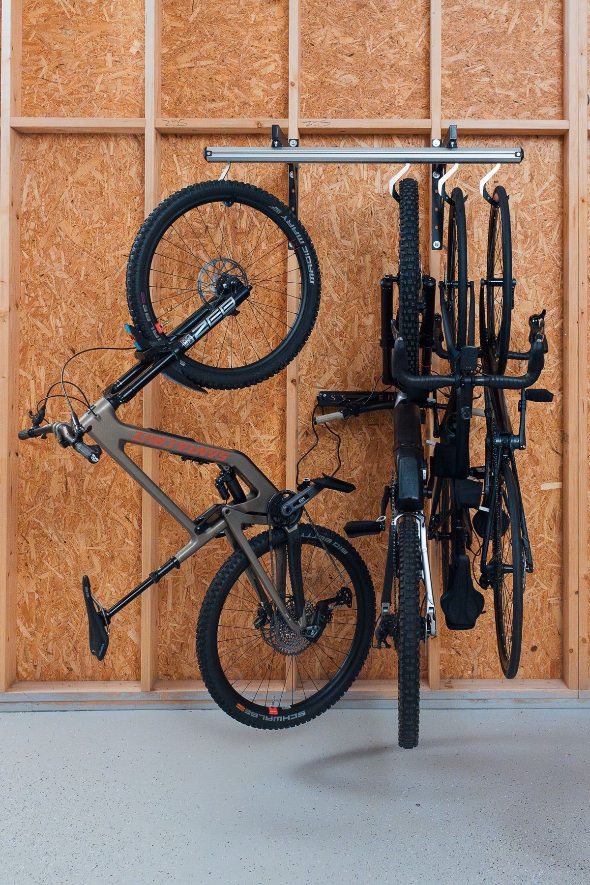 SpaceRail Bike Storage System - Wall - 4 Hooks