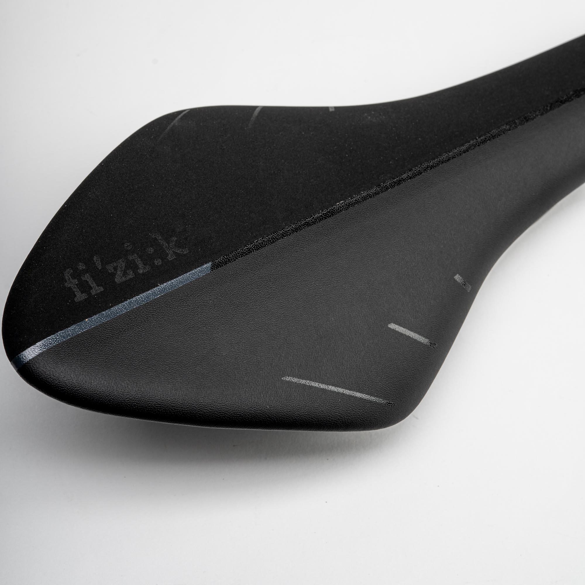 Fizik Arione 00 Carbon Braided Saddle | Sigma Sports