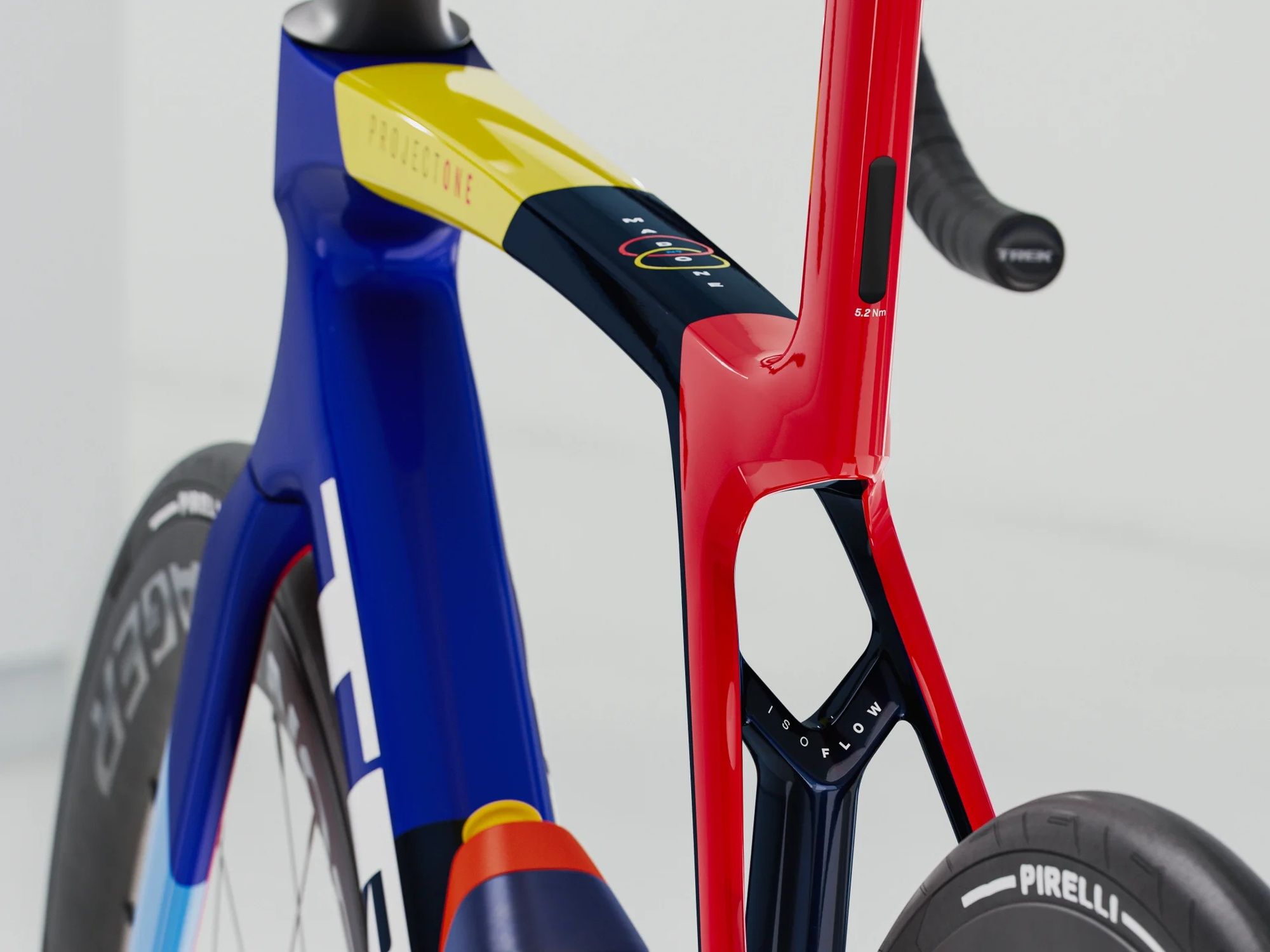Madone SLR 7 Ultegra Di2 Gen 8 Carbon Road Bike