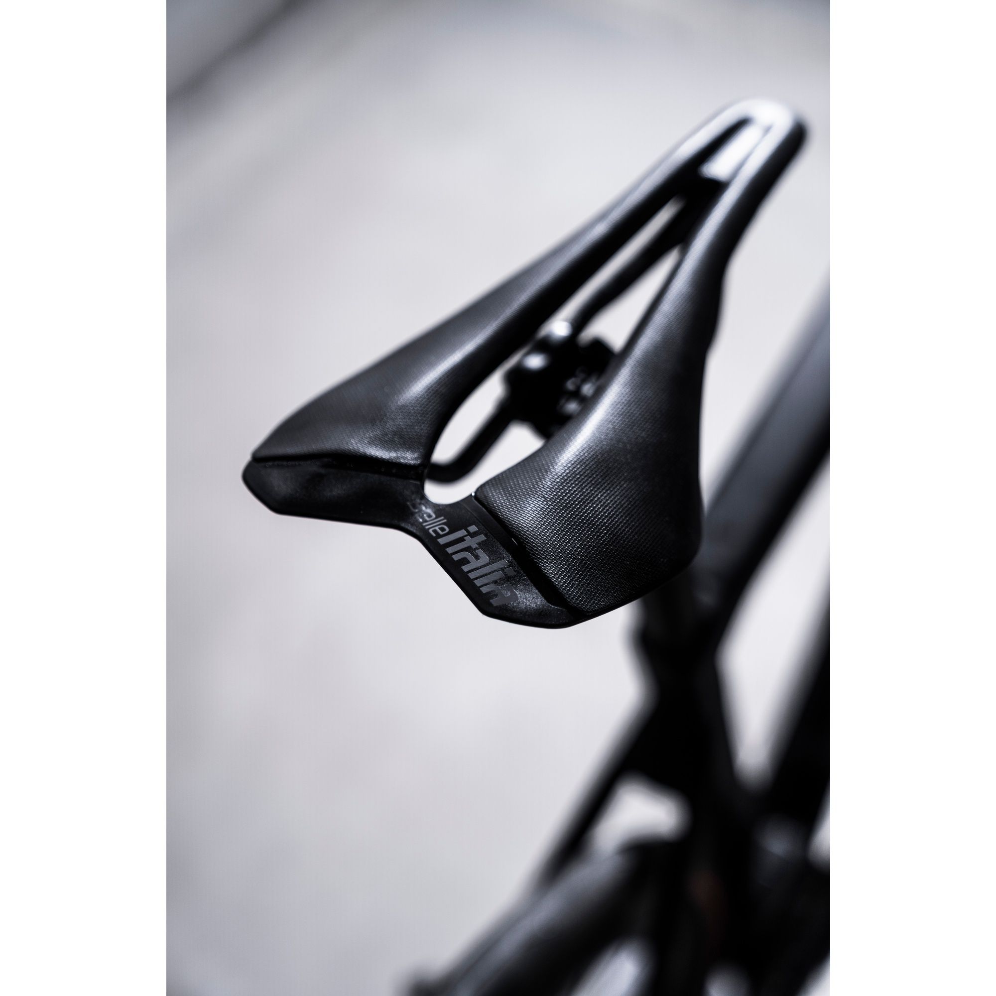 SLR Racing Replica Saddle
