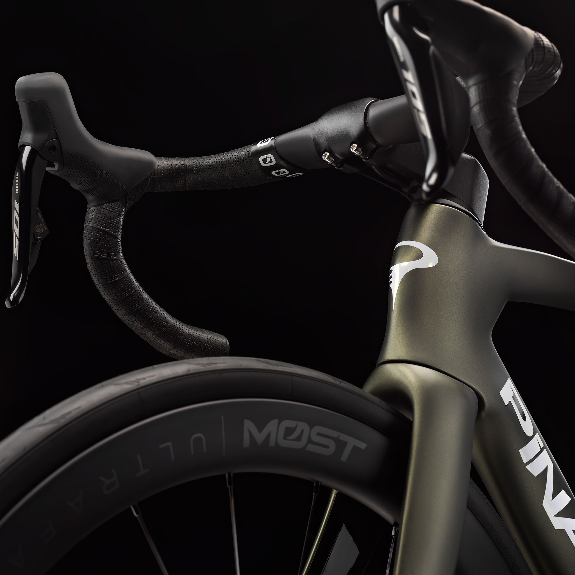 F5 105 Di2 Road Bike 2026