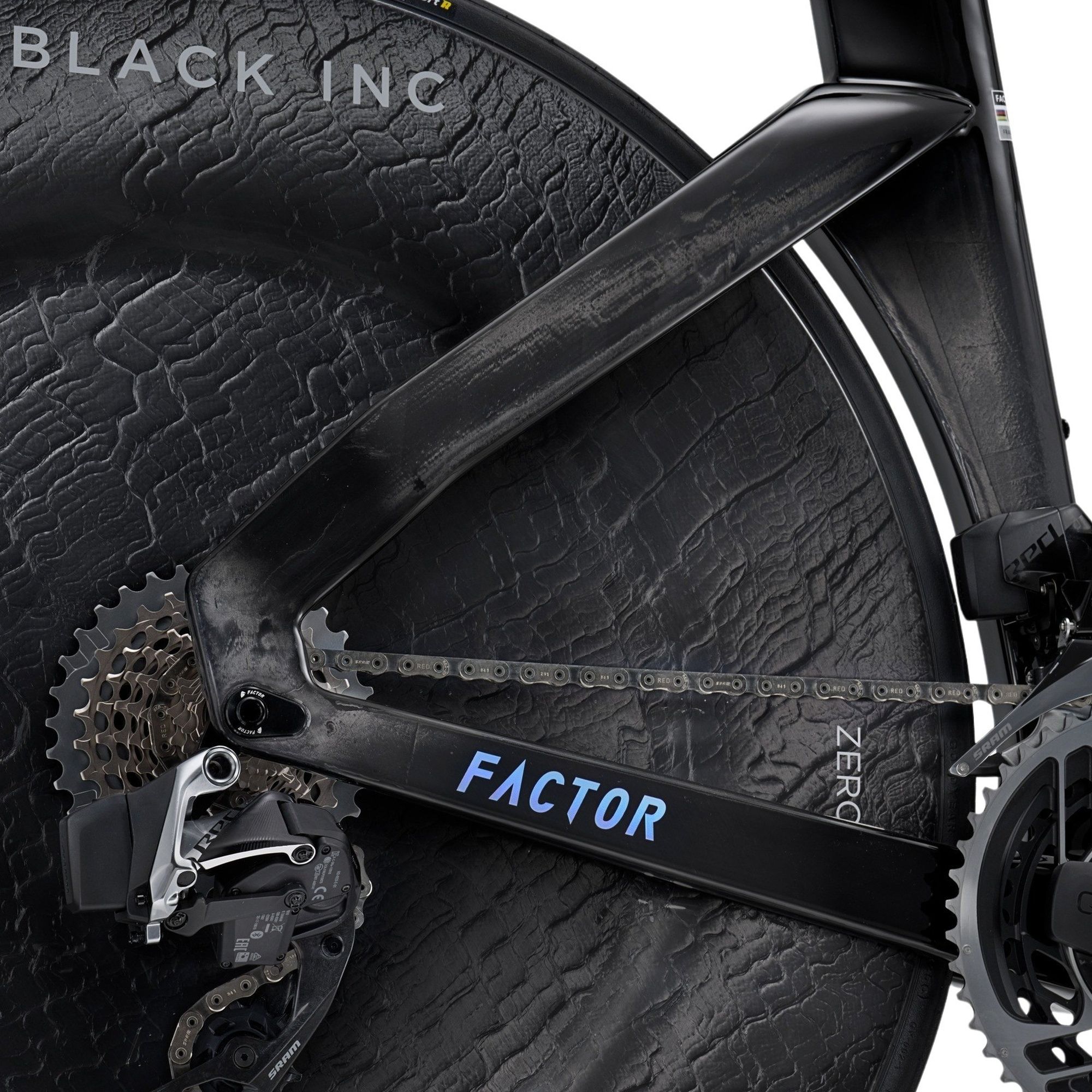 HANZO Red AXS Black Inc Zero/Three TT/Triathlon Bike