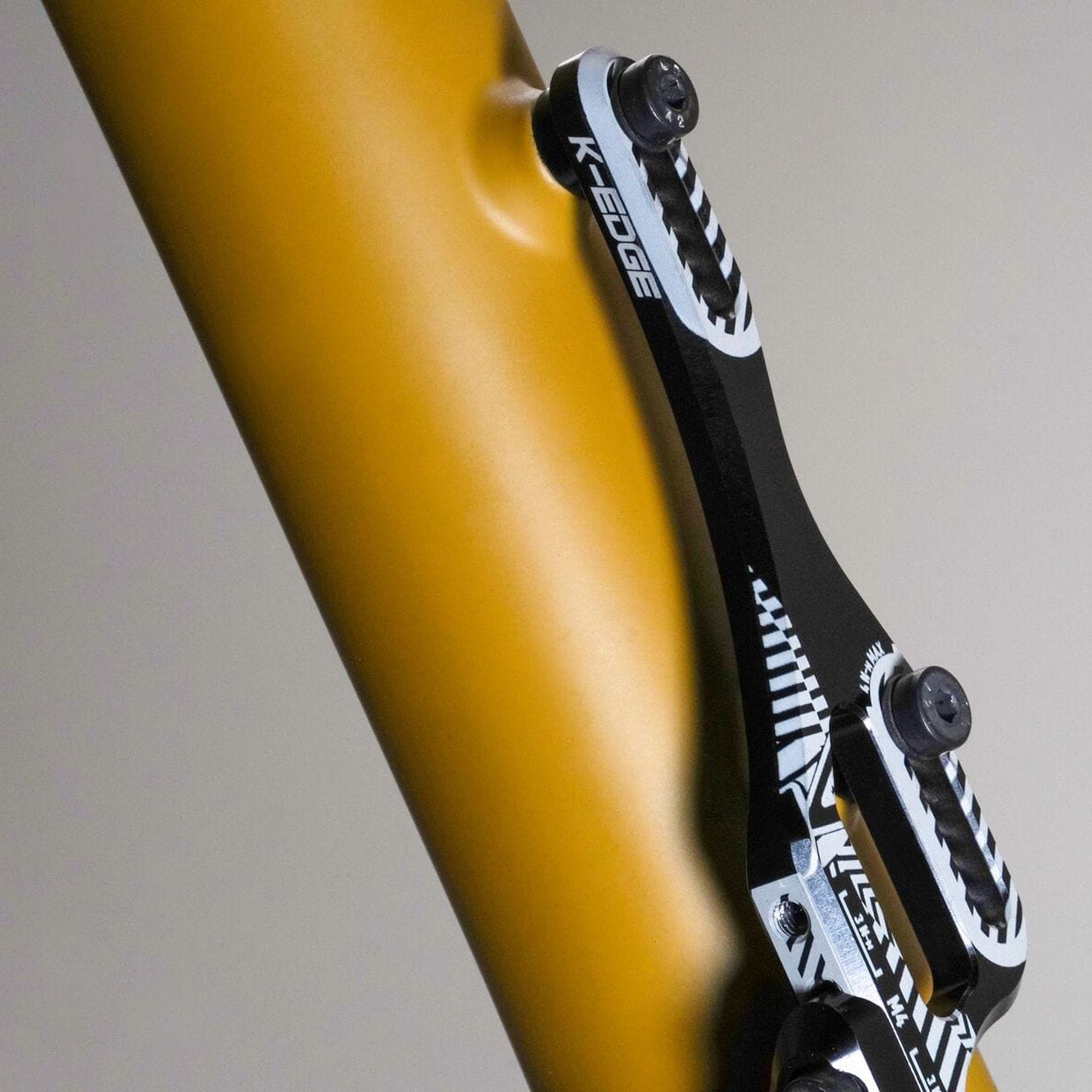 1x Bottle Cage Mount Race Chain Guide