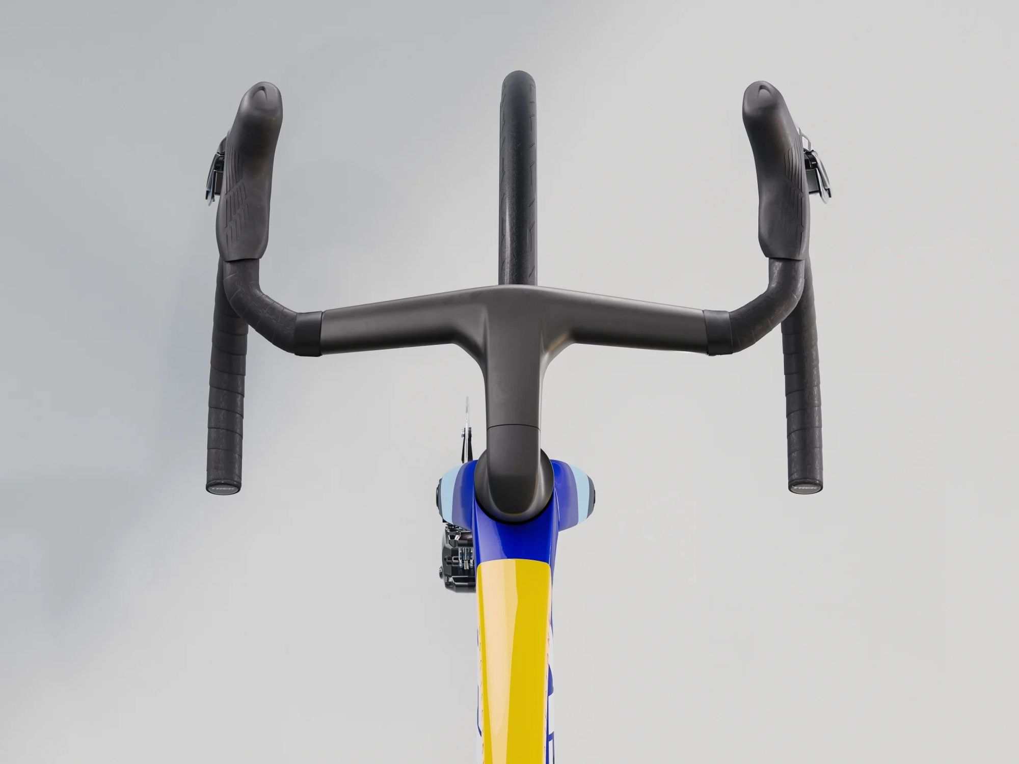 Madone SLR 7 Ultegra Di2 Gen 8 Carbon Road Bike