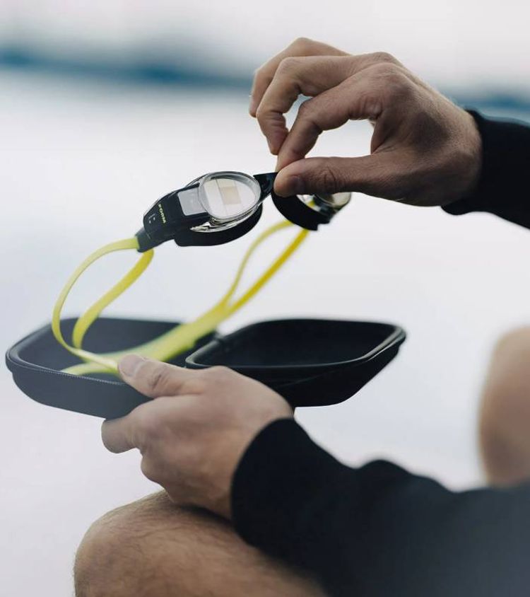 FORM Swimming Goggles: Review of the Smart Swim 2 Goggles