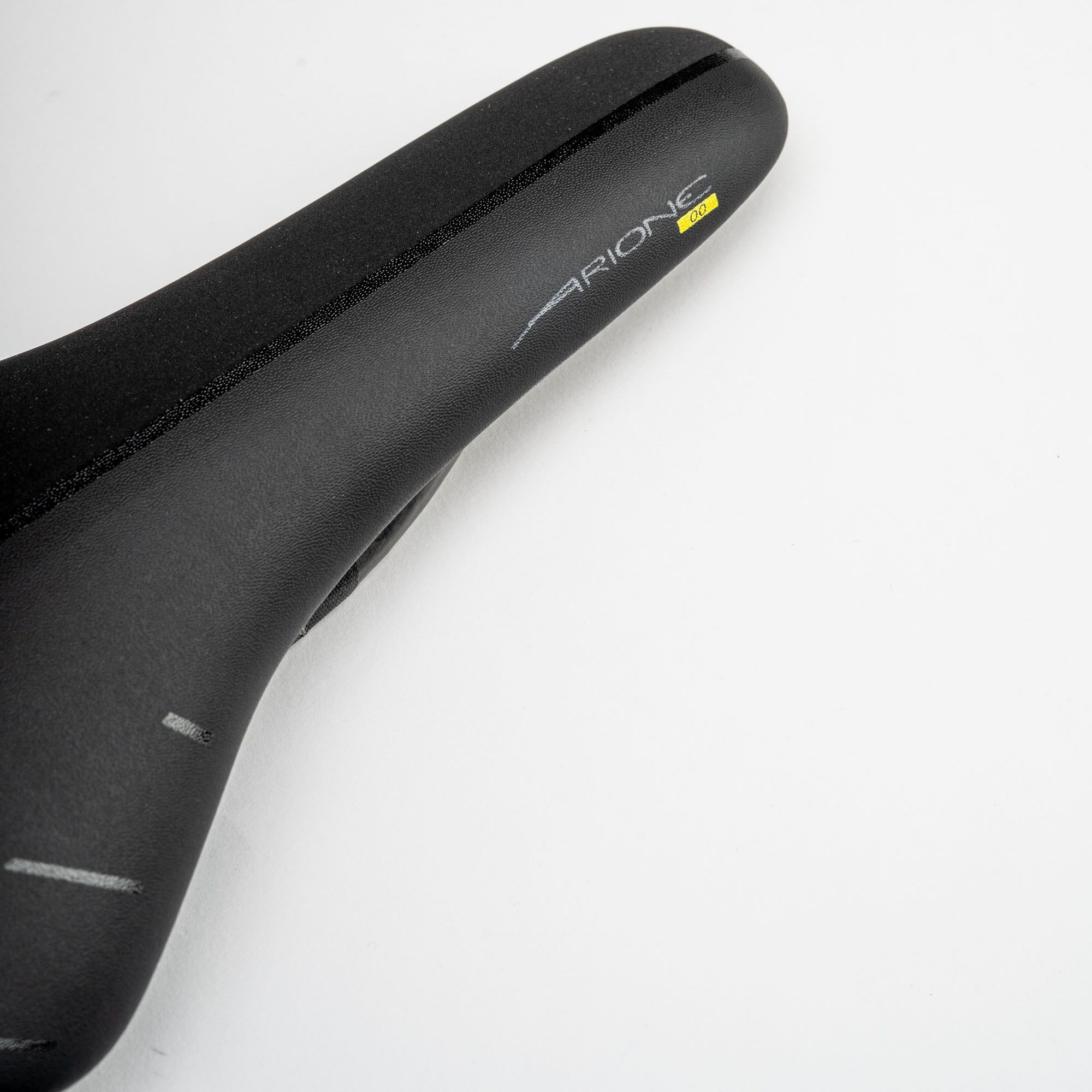 Fizik Arione 00 Carbon Braided Saddle | Sigma Sports