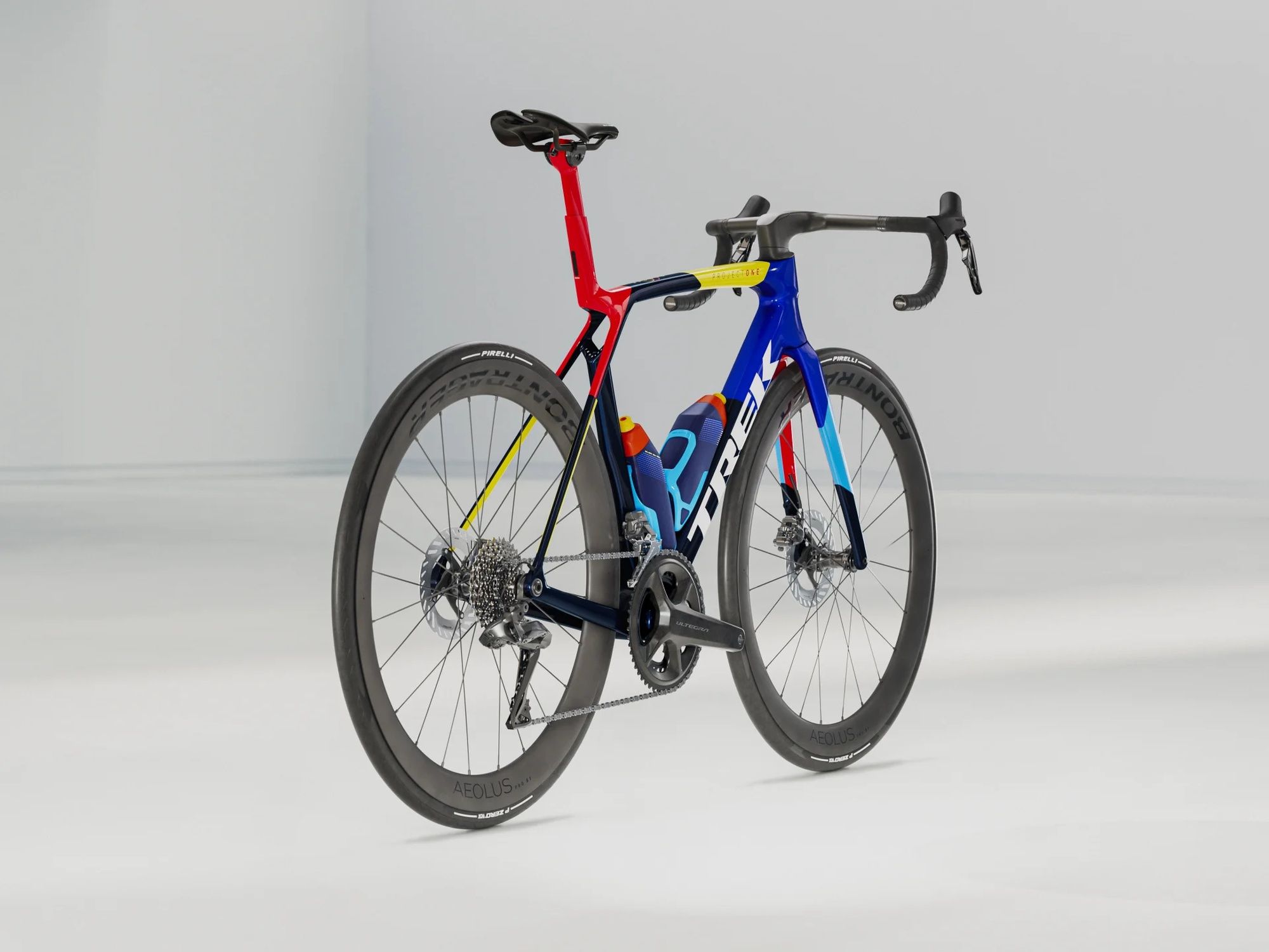 Madone SLR 7 Ultegra Di2 Gen 8 Carbon Road Bike
