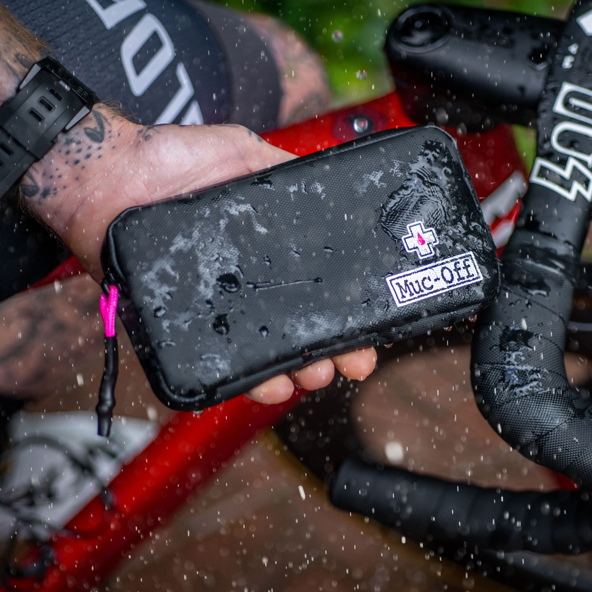Rainproof Essentials Case