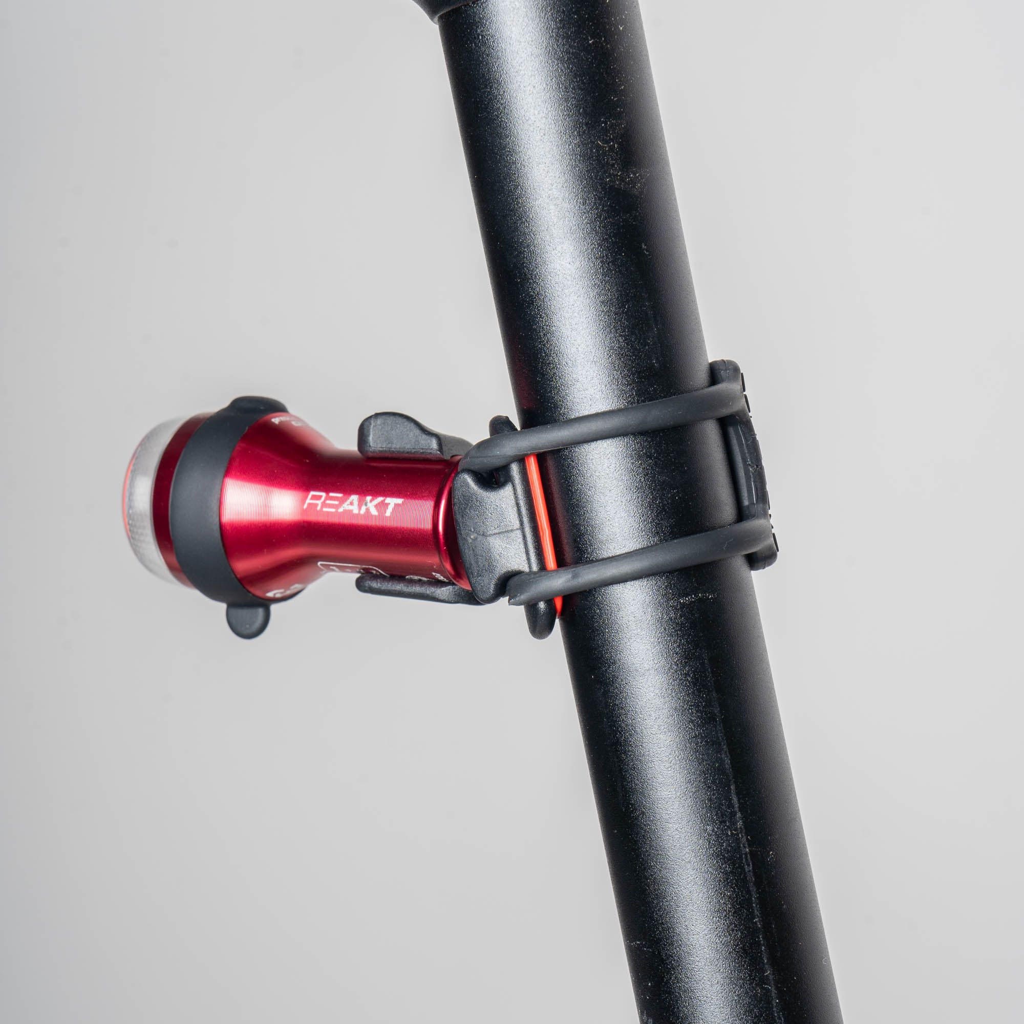 TraceR Rear Light with ReAKT and Peloton