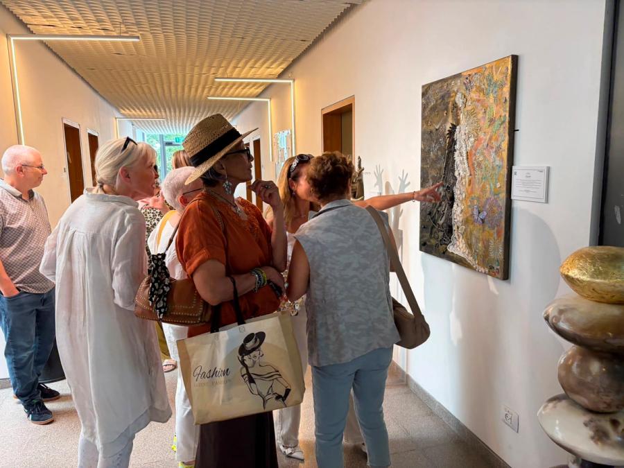 Gog and Magog — exhibition photo