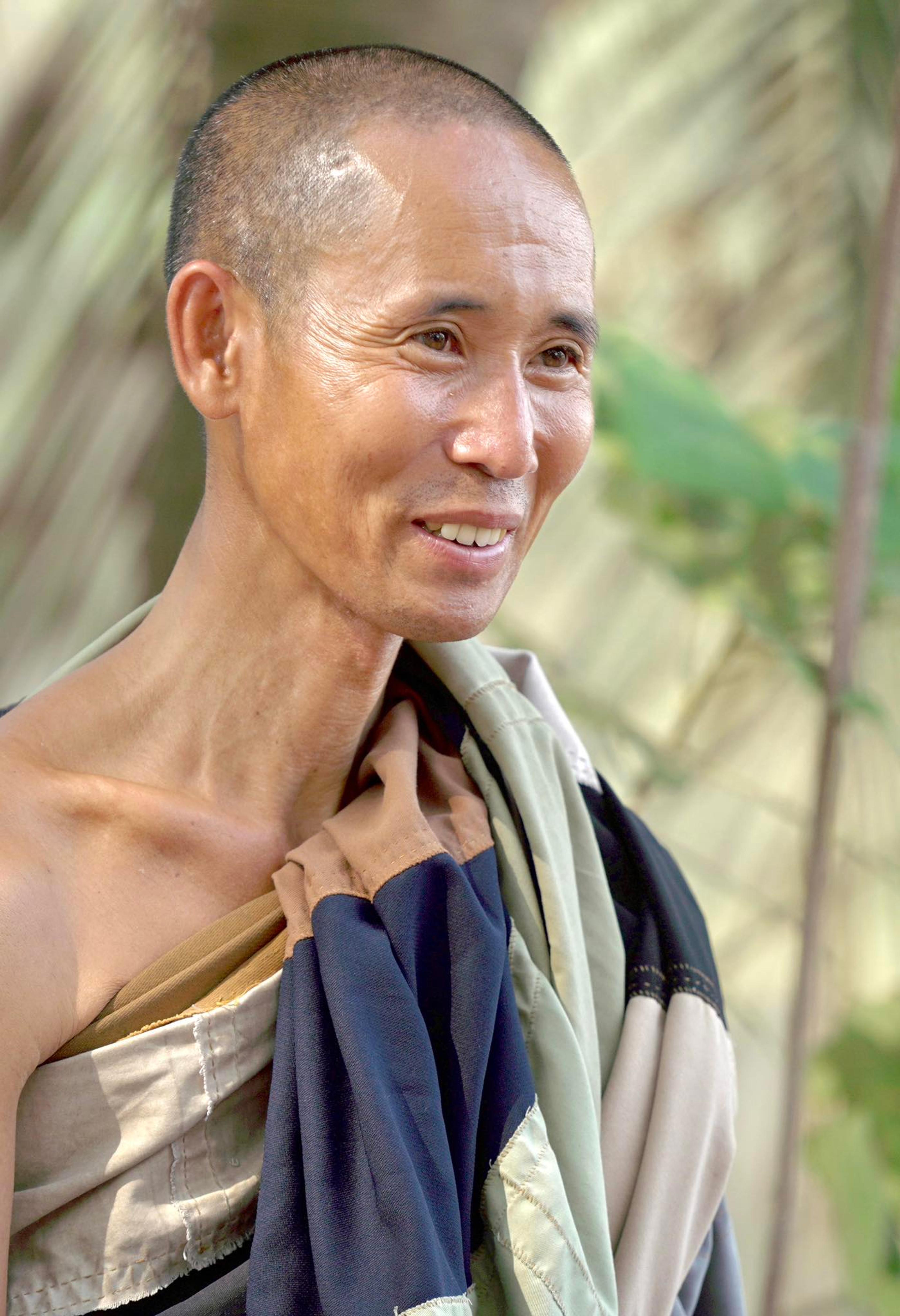 Sư Minh Tuệ và Đồng Tu