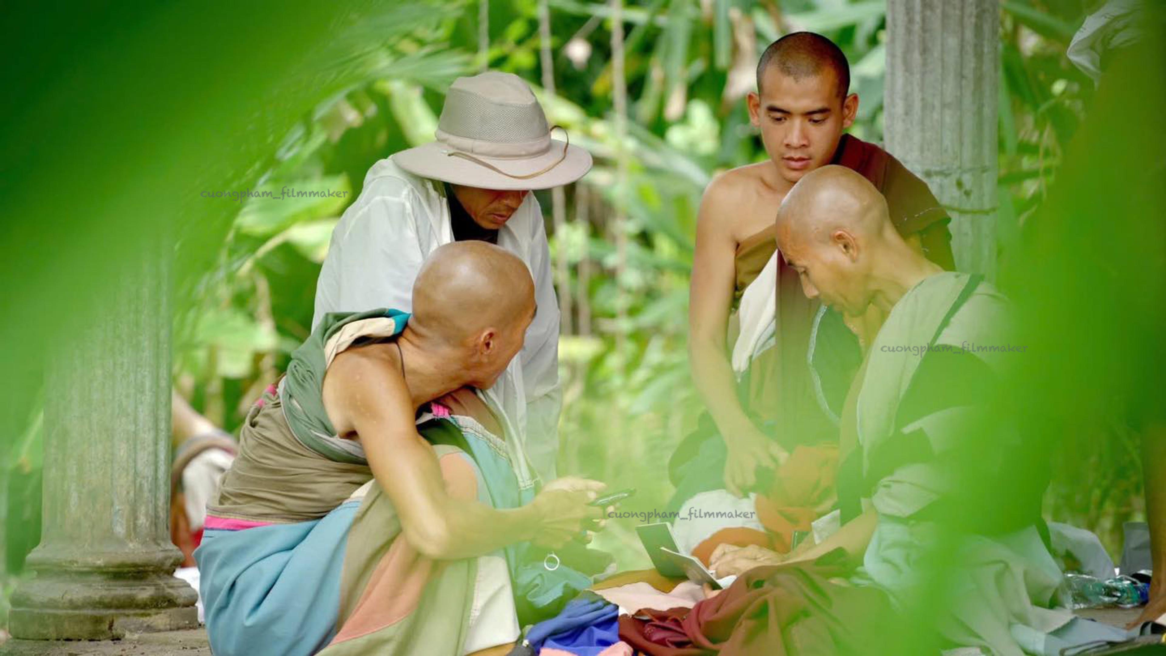 Sư Minh Tuệ và Đồng Tu
