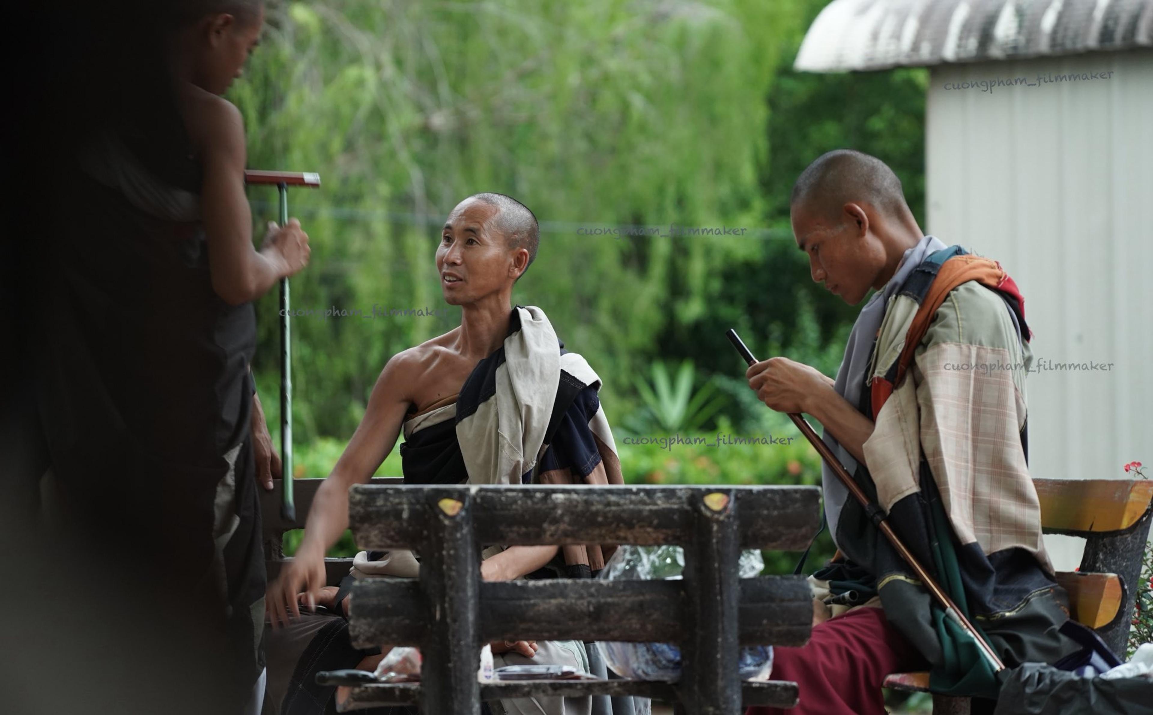 Sư Minh Tuệ và Đồng Tu