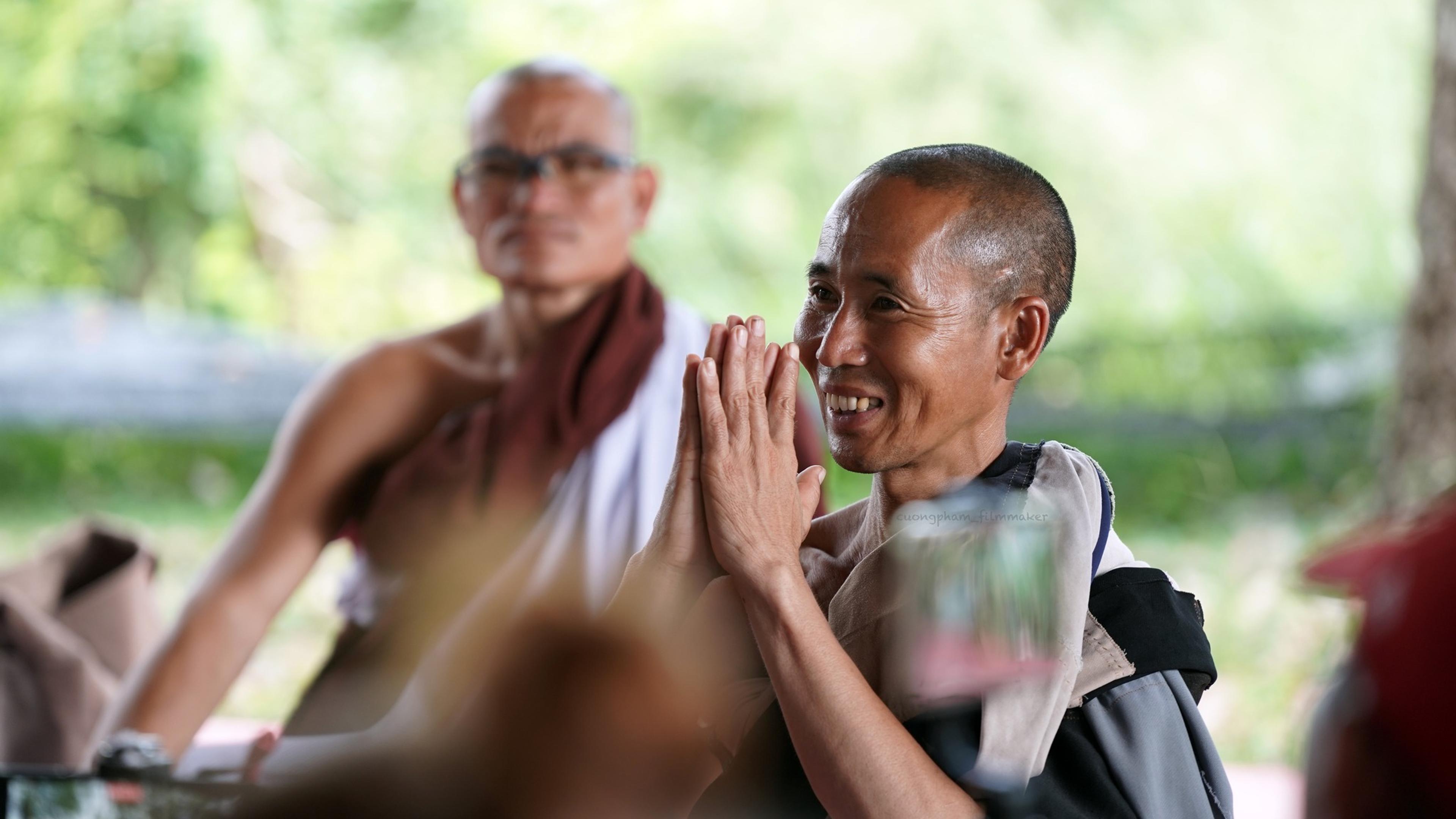 Sư Minh Tuệ và Đồng Tu