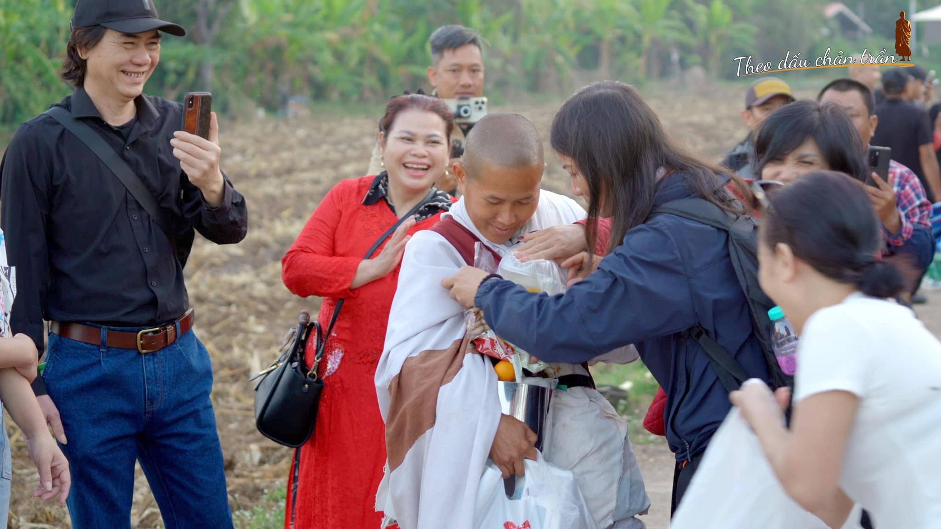 Sư Minh Tuệ và Đồng Tu