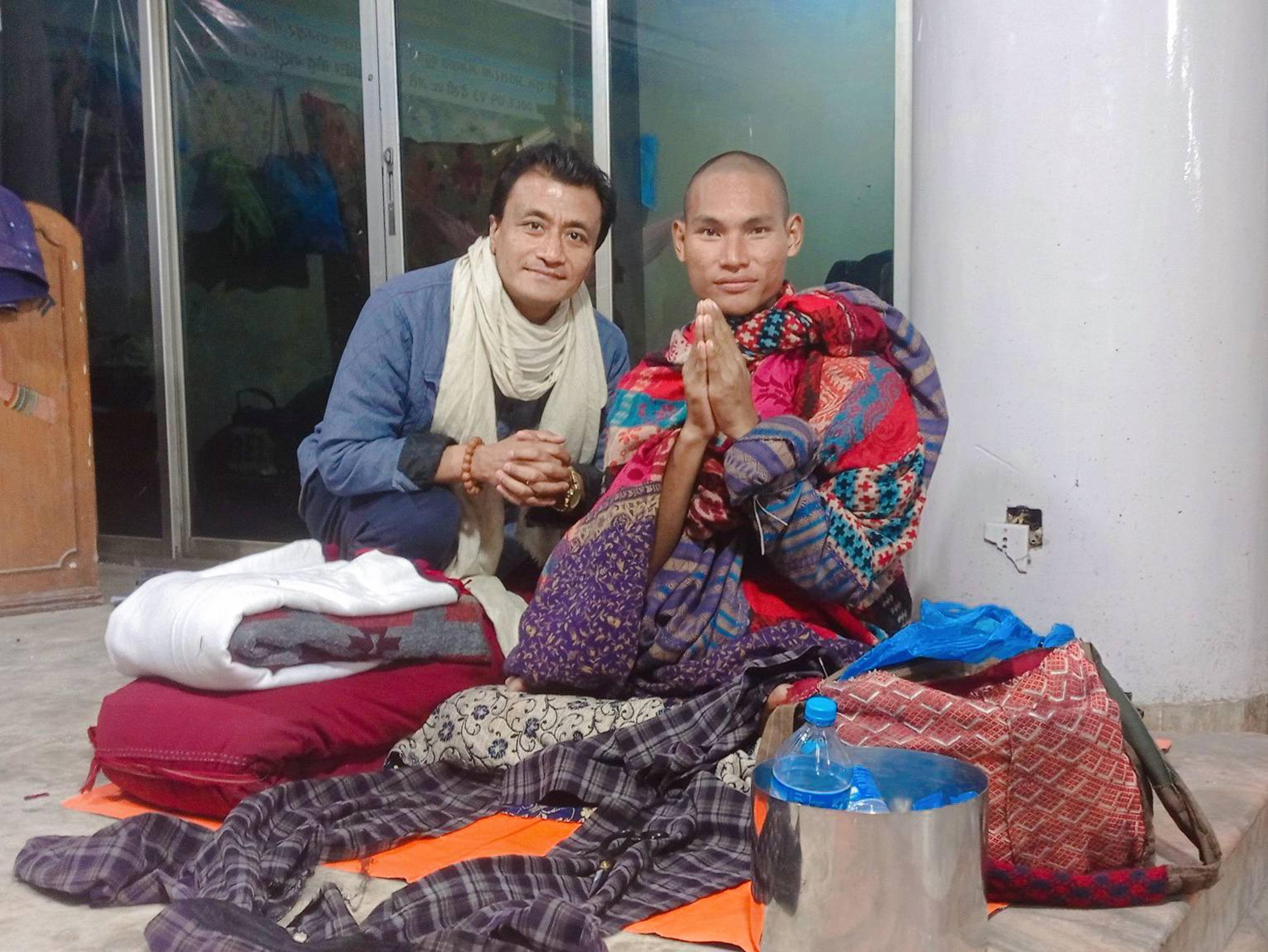 Sư Minh Tuệ và Đồng Tu