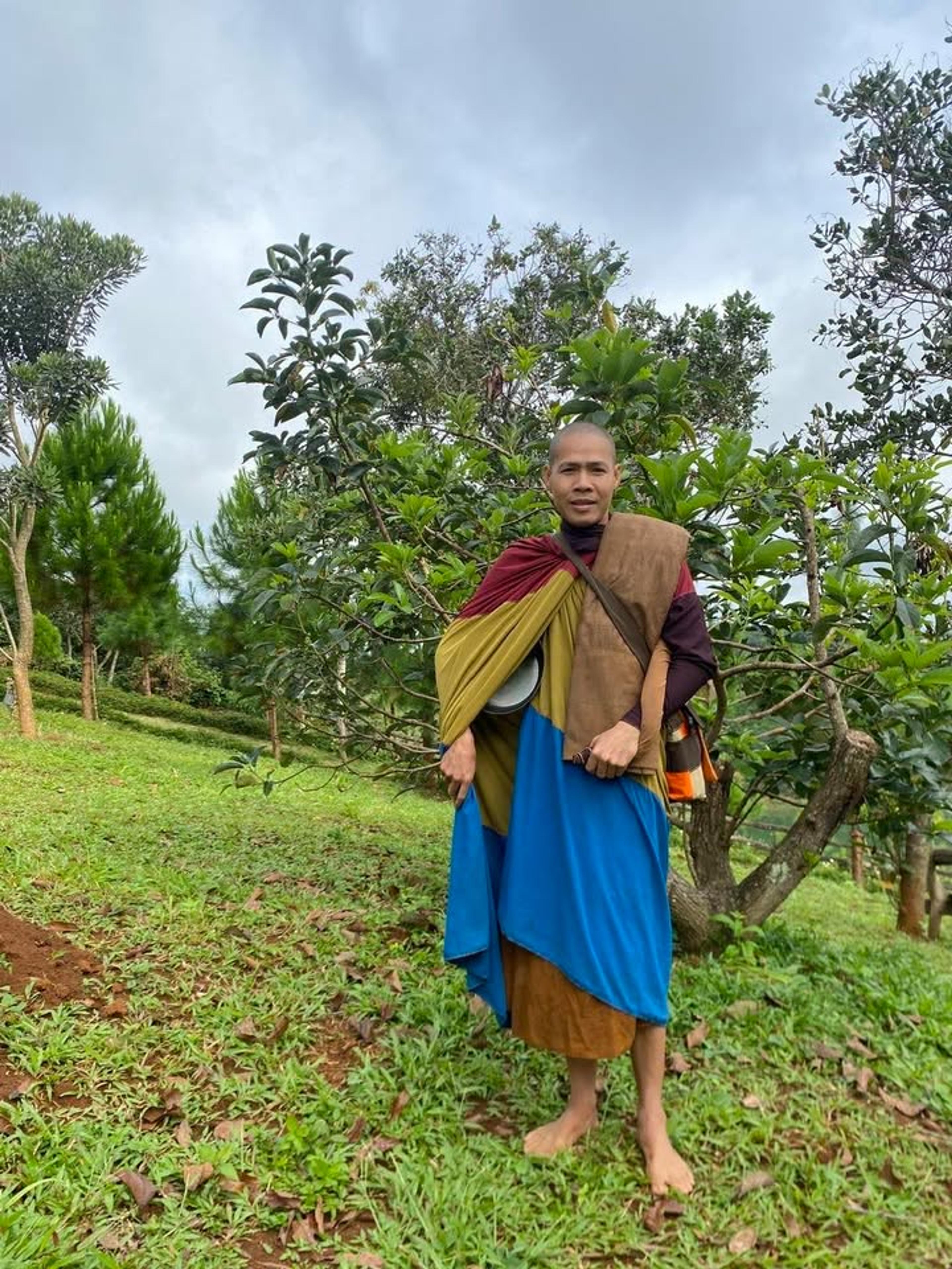 Sư Minh Tuệ và Đồng Tu