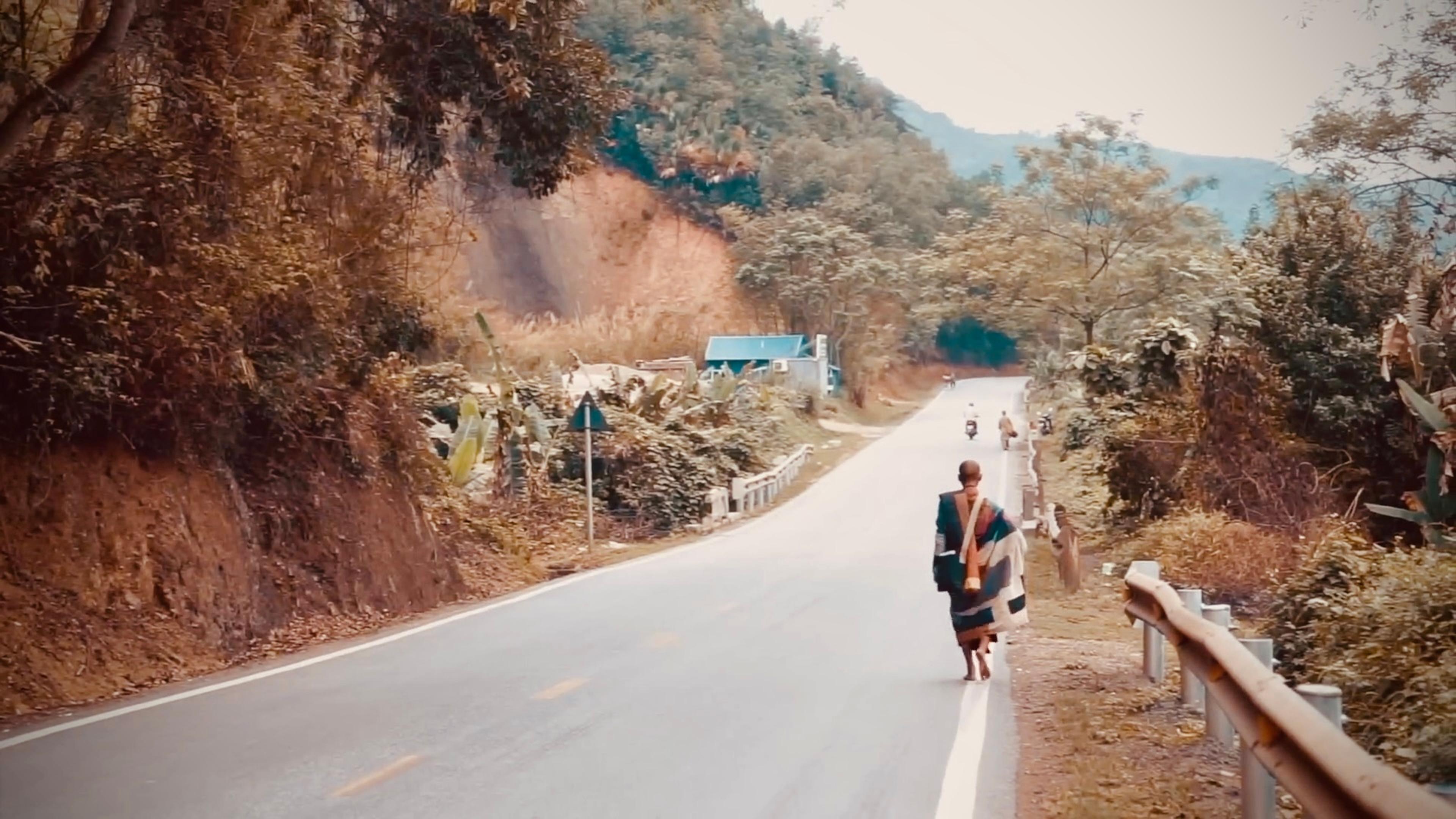 Sư Minh Tuệ và Đồng Tu