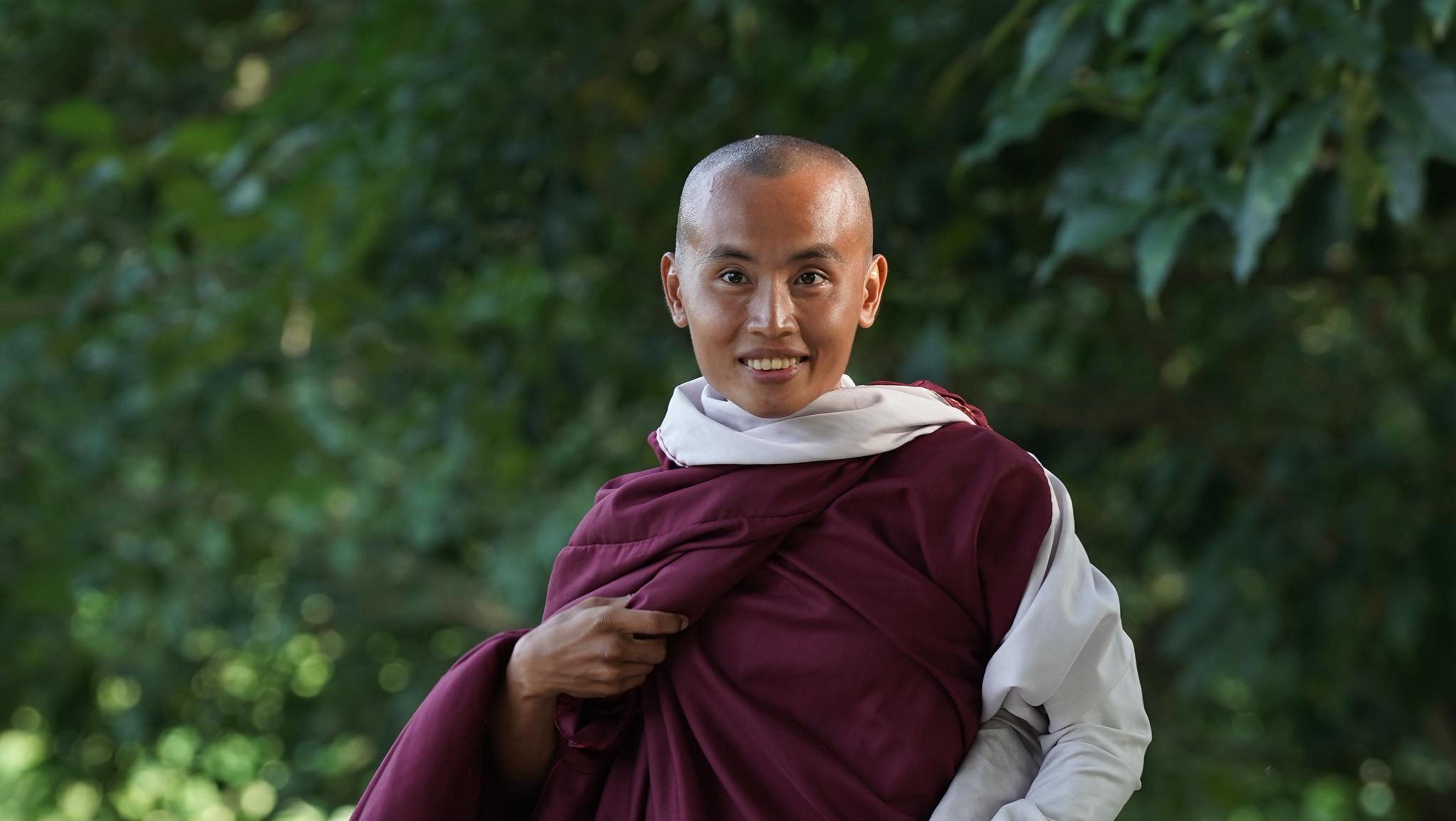 Sư Minh Tuệ và Đồng Tu