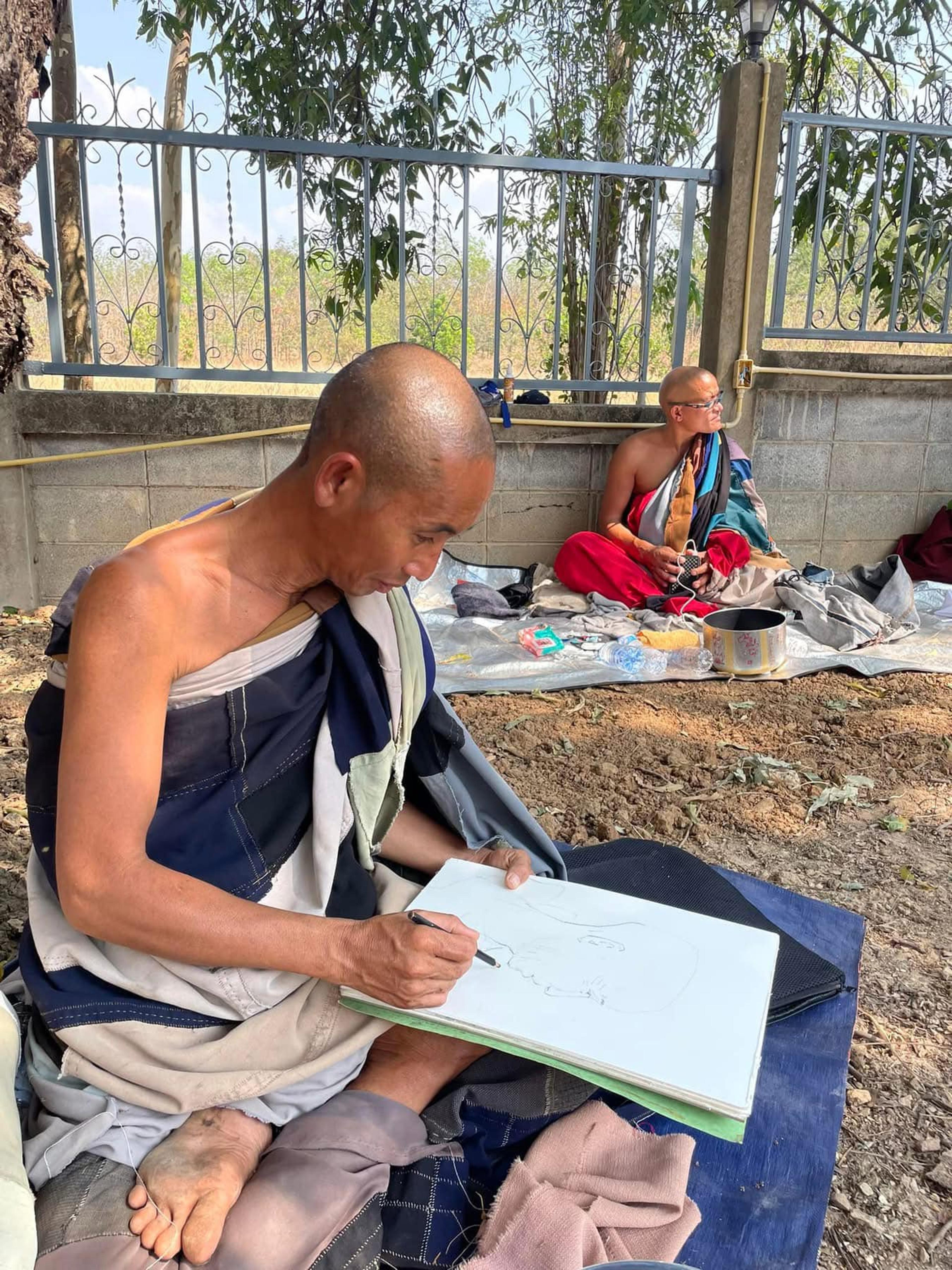 Sư Minh Tuệ và Đồng Tu
