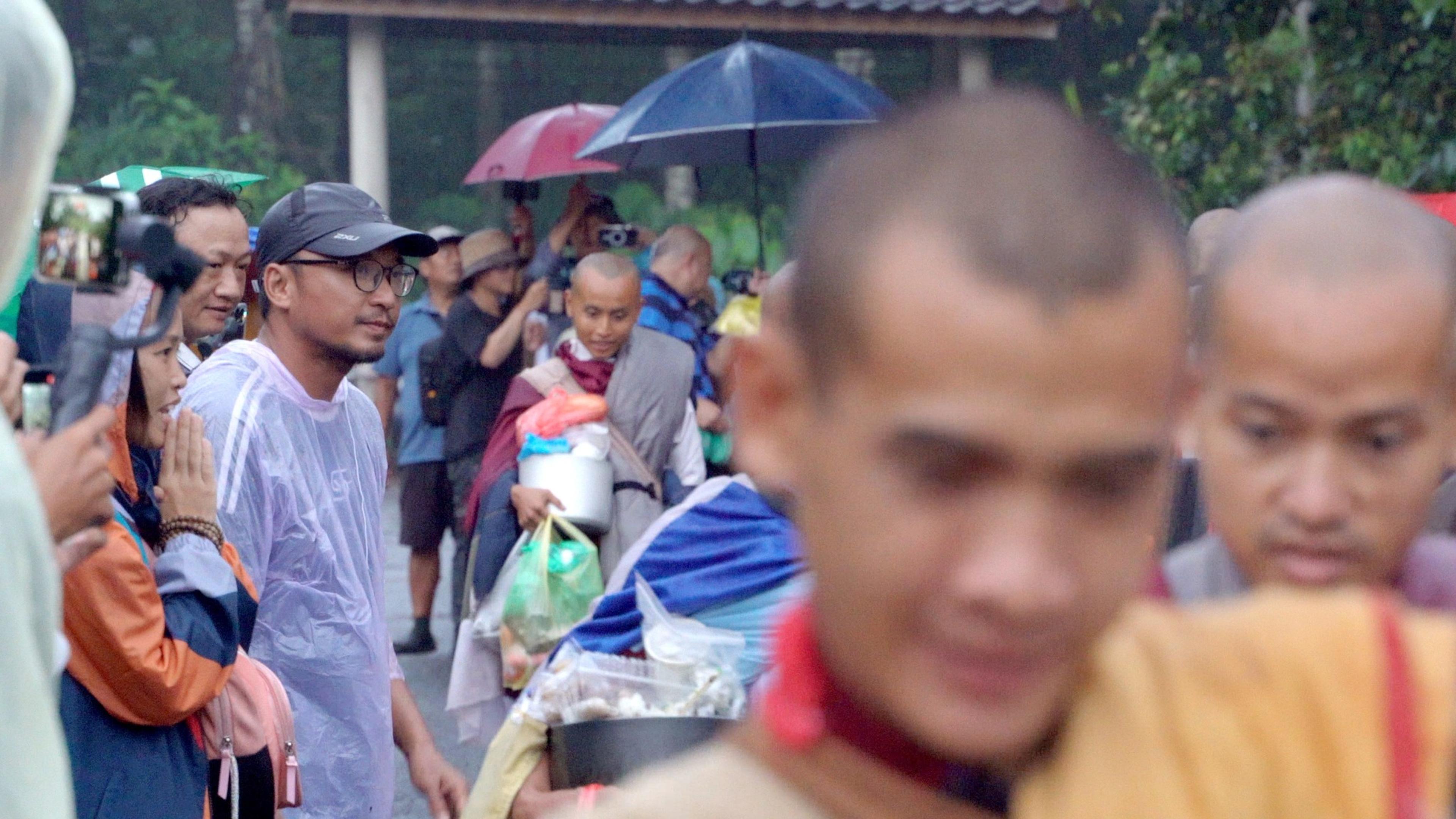 Sư Minh Tuệ và Đồng Tu